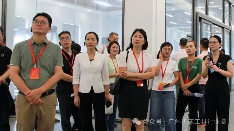 △ 参观凯特精机现场 △ 参观凯特精机现场